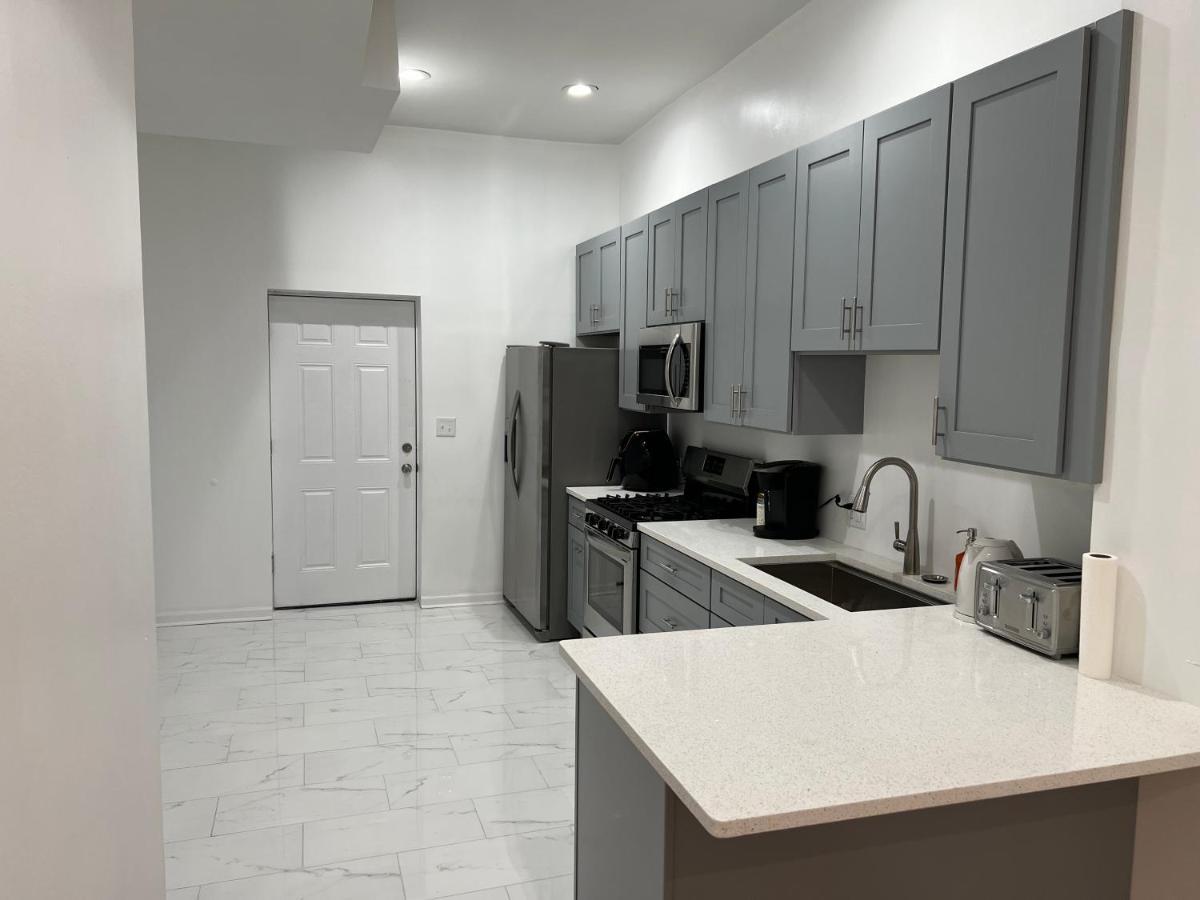 Adorable 2 Bedroom Apartment With Free Street Parking Чикаго Экстерьер фото