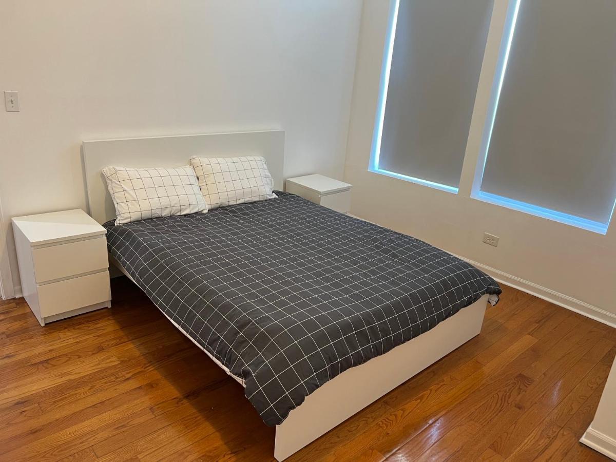 Adorable 2 Bedroom Apartment With Free Street Parking Чикаго Экстерьер фото